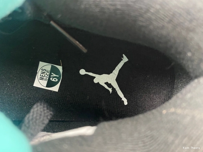 Kick Theory Jordan Air DH6927-001 4 0723